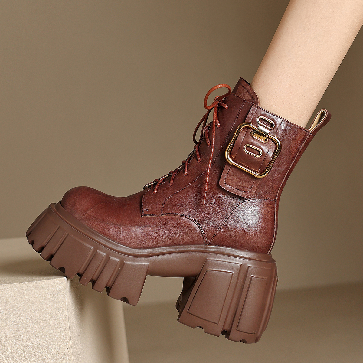 古菲斯奇女鞋粗高跟短筒靴子真皮