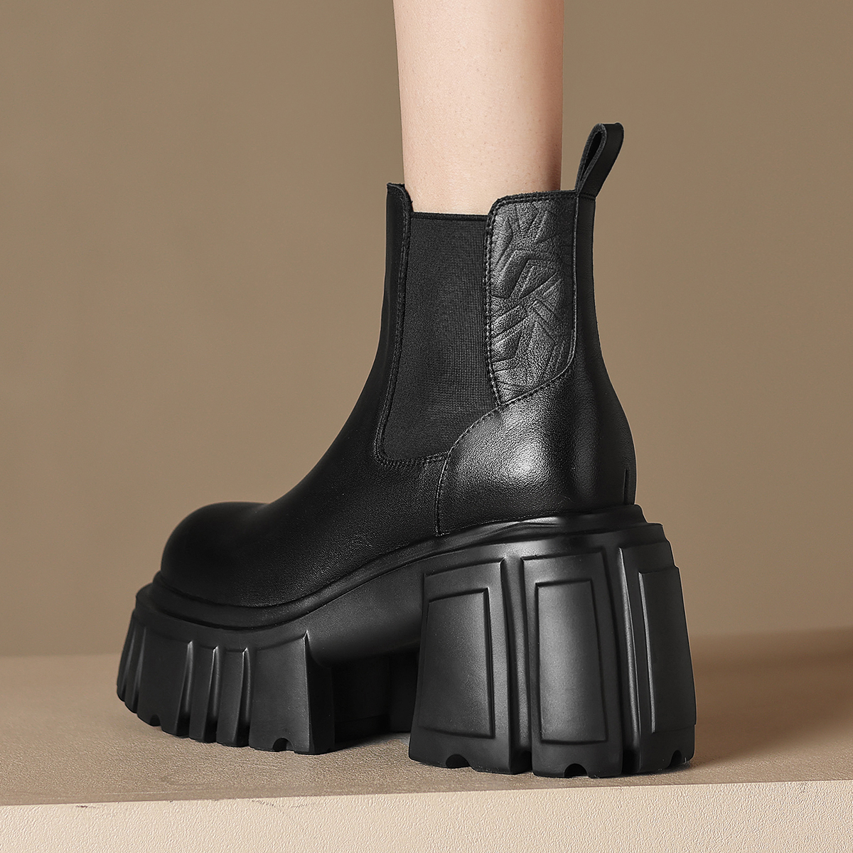 古菲斯奇女鞋粗高跟短筒靴子厚底