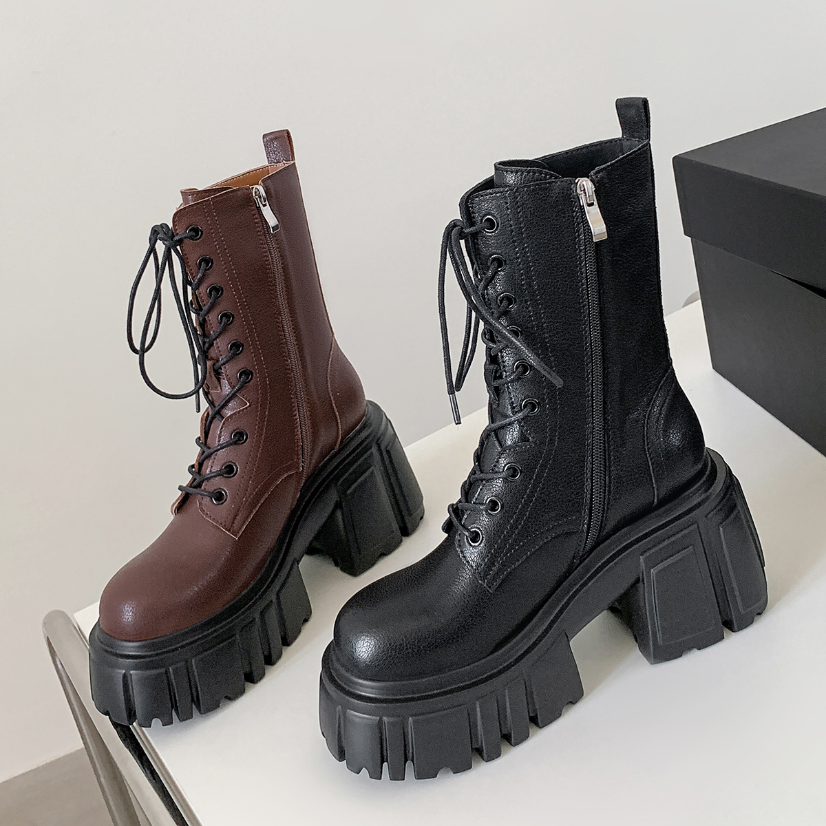 古菲斯奇女鞋粗高跟短筒马丁靴子