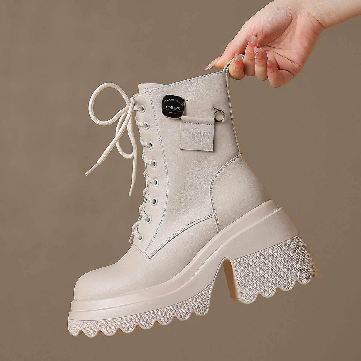 古菲斯奇女鞋粗高跟短筒靴子真皮