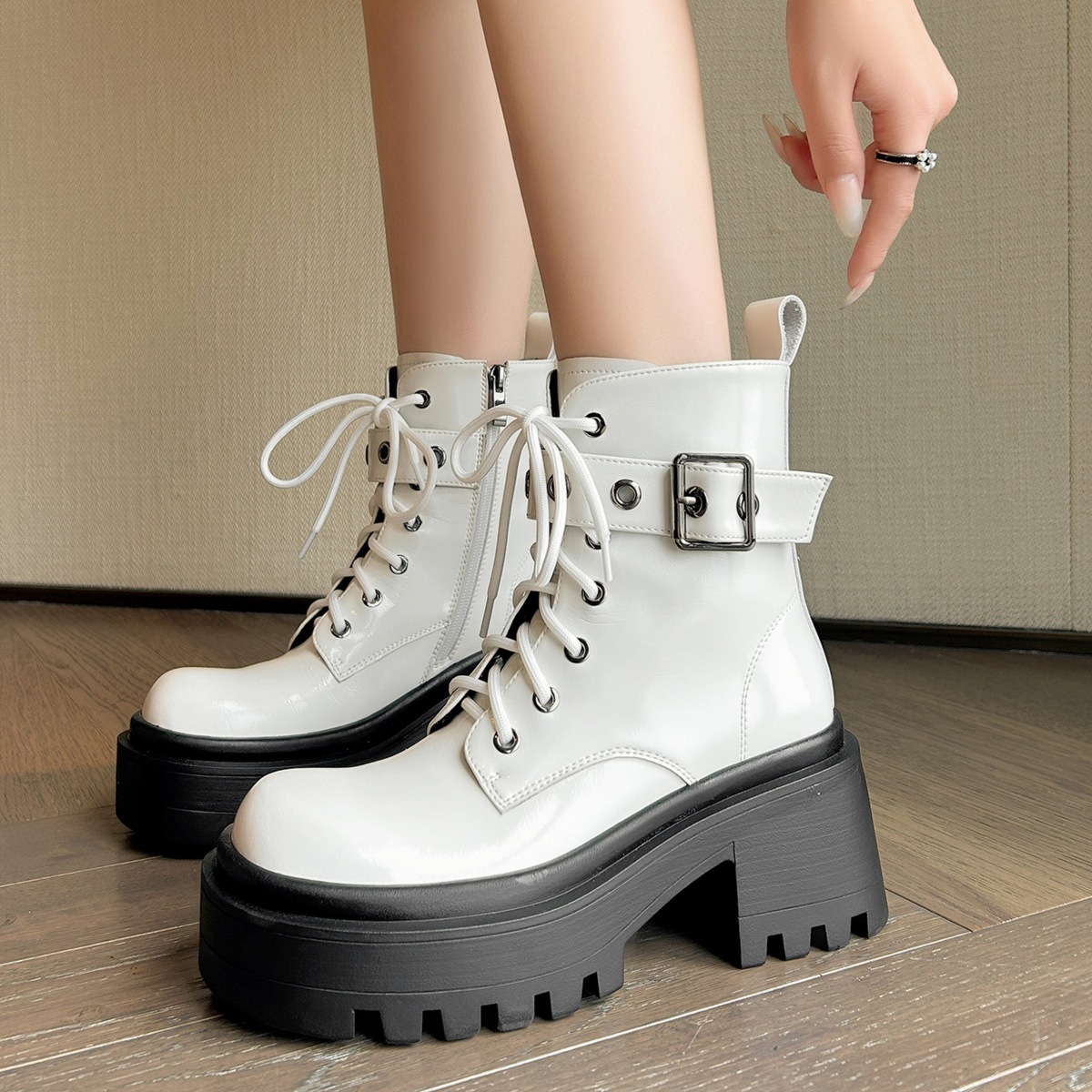 古菲斯奇女鞋厚底马丁短筒靴绑带