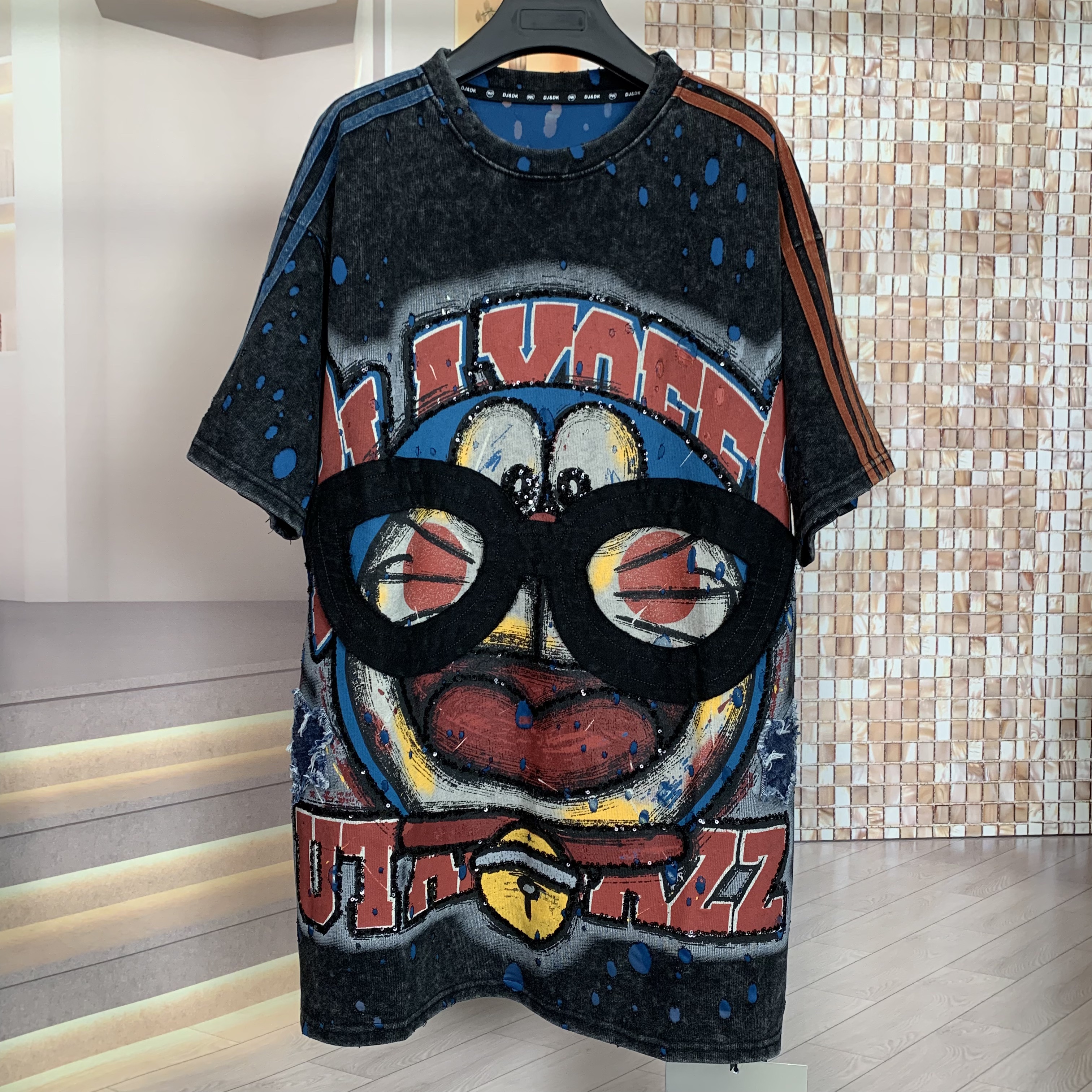 WR潮牌重工破洞眼镜叮当猫哆啦A梦卡通减龄时尚宽松短袖T恤上衣女