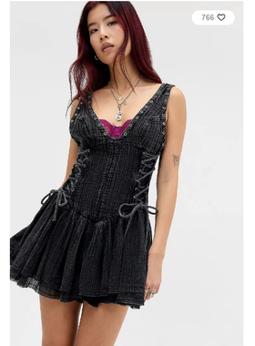 英国代购正品03.20 名品UO 女装新款 系腰带迷人牛仔百搭连衣裙