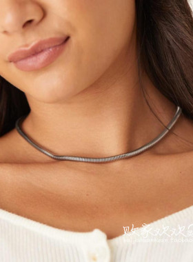 英国代购正品11.28 2025潮流导向 饰品新款 设计银色蛇形项链