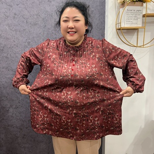 春季新款时尚百搭中老年妈妈圆领花边领气质碎花中长大码T恤小衫