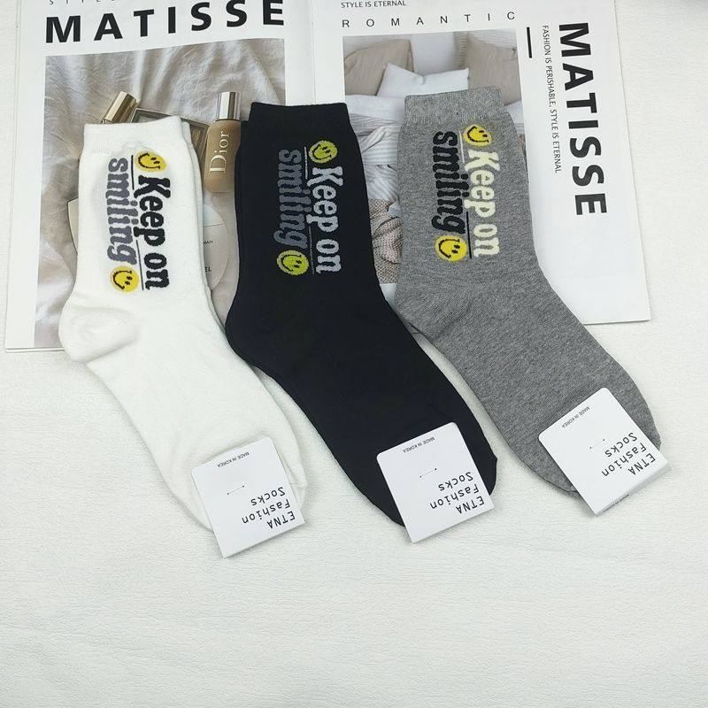 韩国进口etna女士中筒棉袜纯色笑脸字母紧口春夏新款简约个性百搭