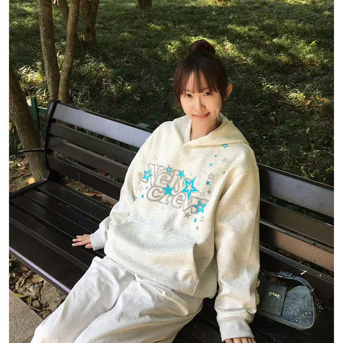 小尼力五角星烫钻连帽卫衣