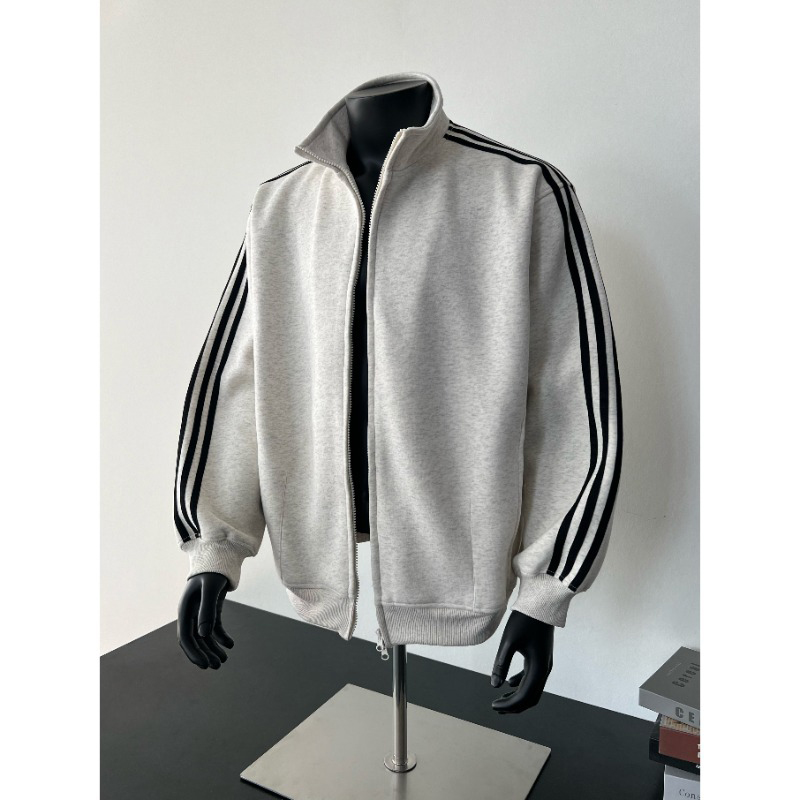 小尼力潮牌拼色卫衣外套