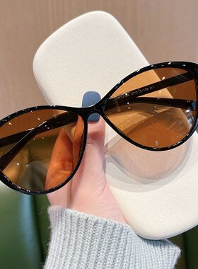 跨境猫眼墨镜超轻时尚防紫外线大脸显瘦辣妹太阳镜女士出游遮阳潮