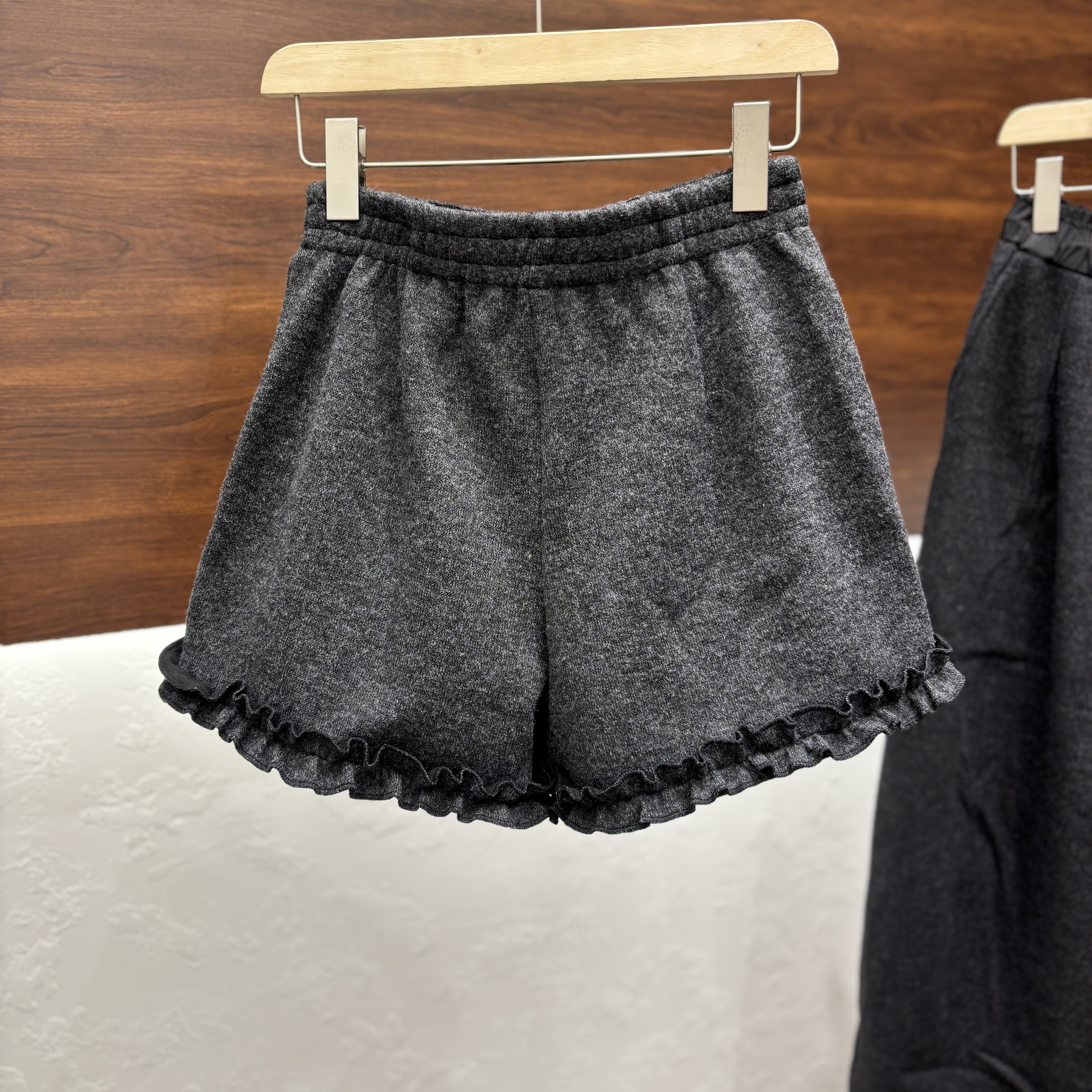 显瘦韩国松紧腰显瘦木耳边甜美加厚休闲裤短裤女2025冬装新袖362