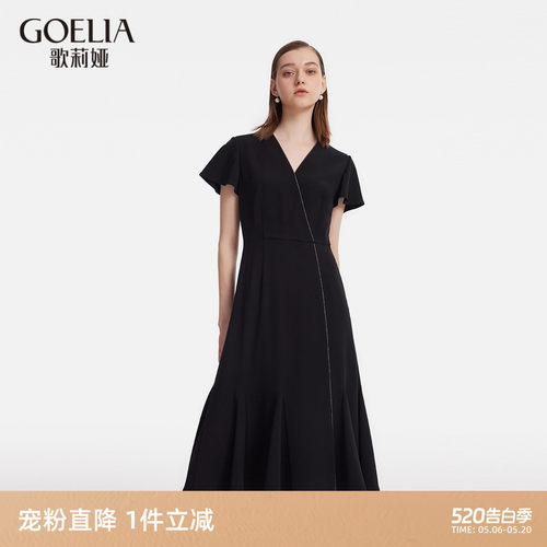 歌莉娅夏季新款连衣裙V领小黑裙