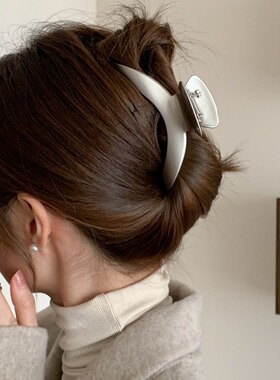 小众高级感弧形抓夹马尾发夹后脑勺夹子盘发轻奢精致2024头饰发饰