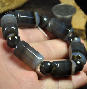 非染色未优化天然缠丝同料黑缟玛瑙男手链八棱棱管珠女手串04126