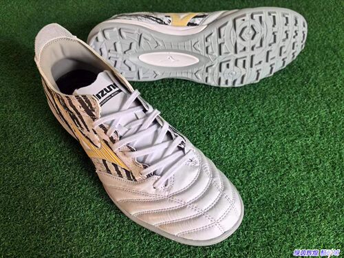 Mizuno美津浓袋鼠皮低帮足球鞋