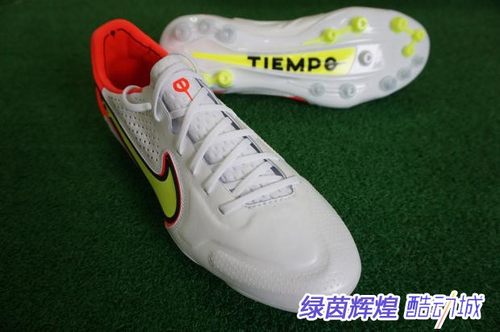 传奇9袋鼠皮人工草短钉男足球鞋