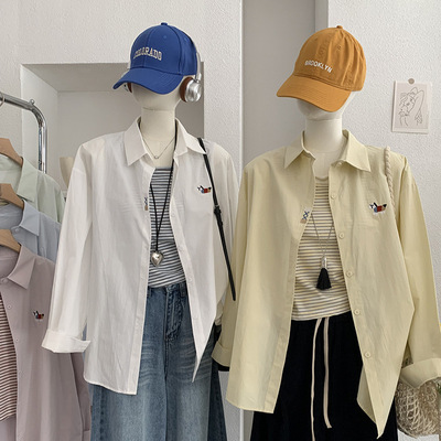 欧玛莱 翻领单排扣小马儿刺绣中长款衬衫内搭条纹背心两件套 6604