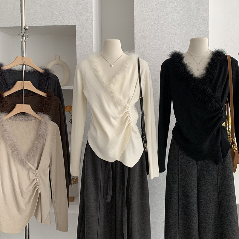 欧玛莱 不规则毛毛拼接针织衫女秋冬季显瘦V领褶皱长袖上衣潮5849