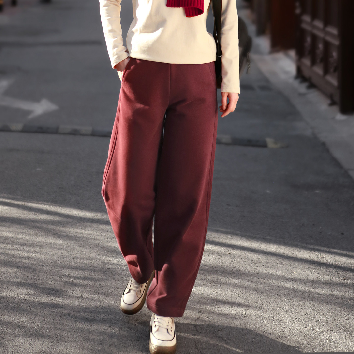 2026冬初春休闲卫裤厚款运动裤一体绒保暖长裤弯刀裤镰刀裤女款,女装/女士精品,卫裤,淘宝优惠券,粉丝福利购,淘宝优惠卷