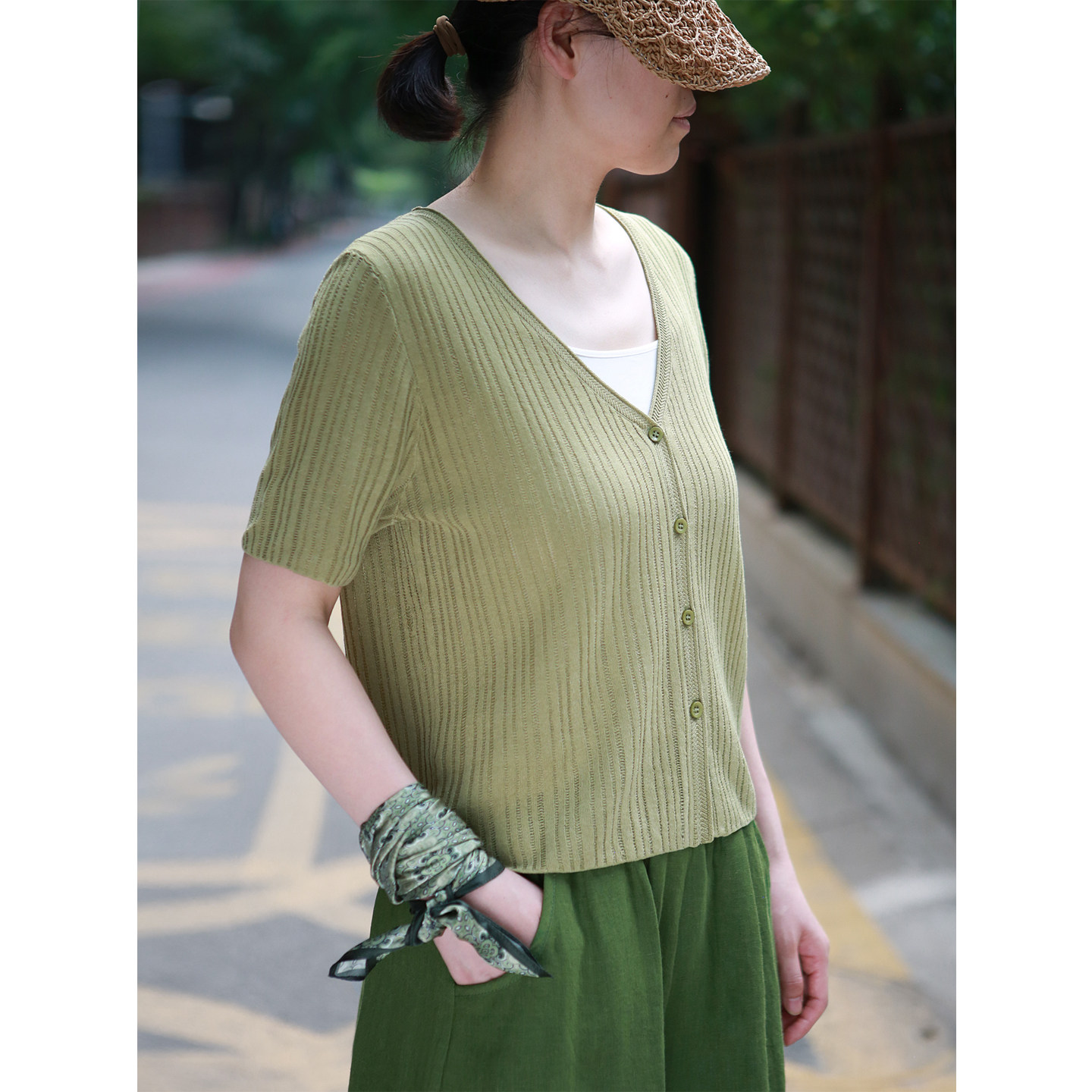 帛色2026新款v领针织短袖上衣女夏季薄款莱赛尔防晒透气针织衫T恤,女装/女士精品,毛针织衫,淘宝优惠券,粉丝福利购,淘宝优惠卷