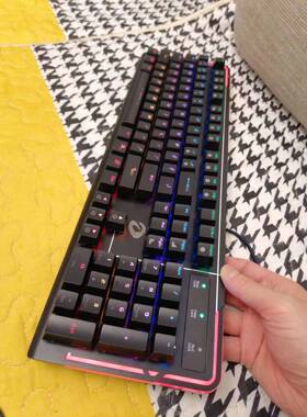 达尔优CK550RGB机械键盘网吧游戏电脑有线红外插拔轴青轴防水光轴