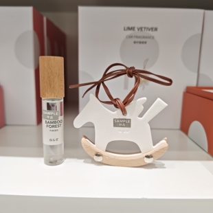 米乐家oce四叶草木头香挂车载木马香薰挂饰挂件衣柜香氛 生日礼物