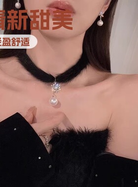 白色毛绒颈圈女士轻奢小众朋克颈环项圈圣诞配饰项链圣诞毛绒项链