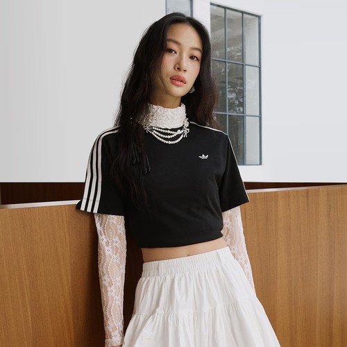 adidas阿迪达斯三叶草女子运动休闲短袖T恤KB6398
