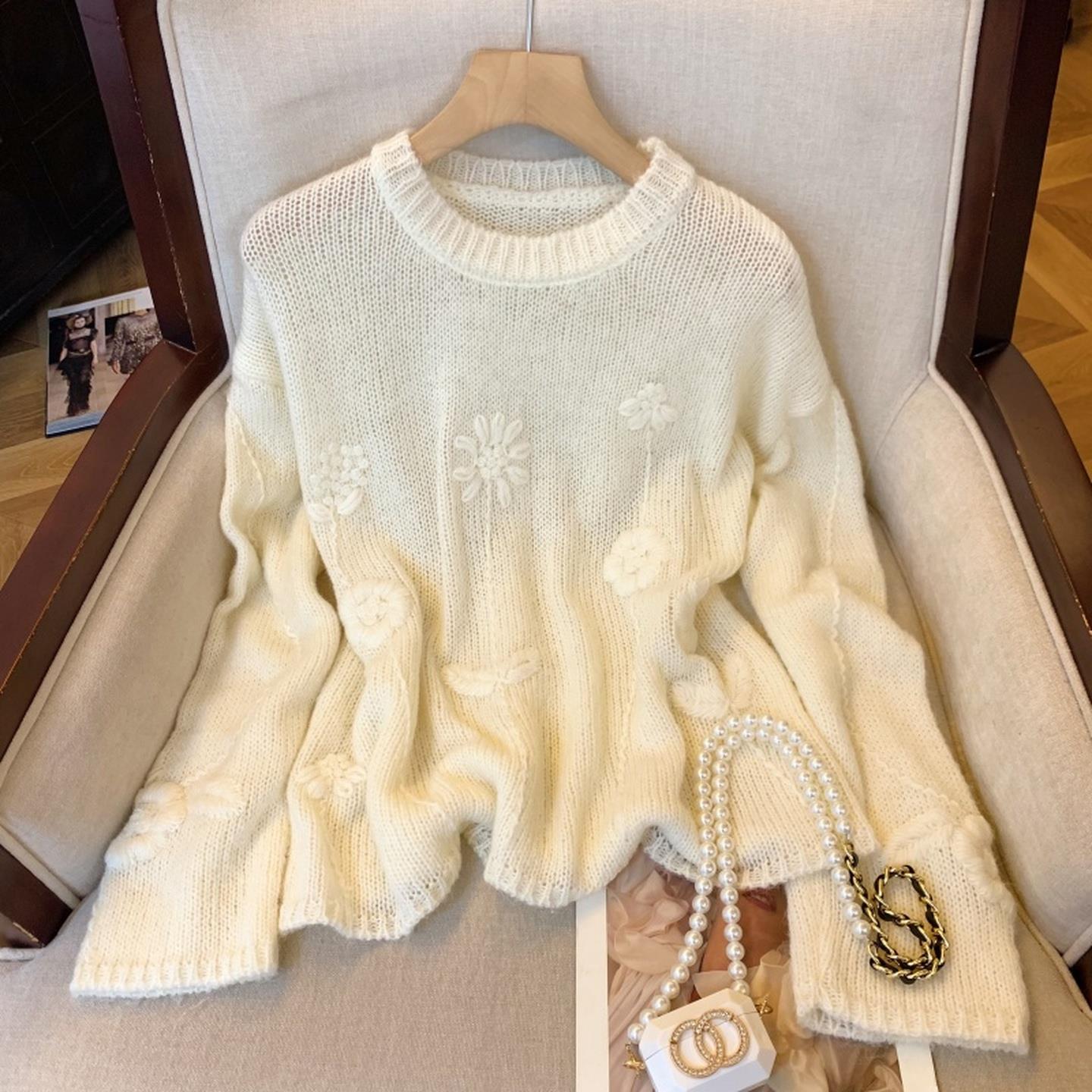 韩系马海毛杏色刺绣上衣女2025秋冬慵懒宽松毛衣高级感外穿针织衫