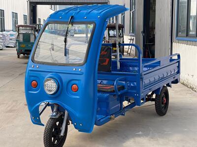 电动三轮车防雨塑料封闭驾驶室