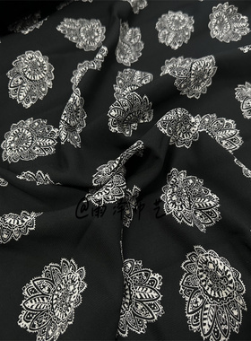 26年垂感光泽感新品限量黑色低图腾会印花全棉缎布料 衬衫连衣裙