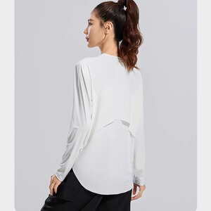 女士运动冰丝瑜伽罩衫圆领宽松透气训练晨跑健身房百搭长袖T恤