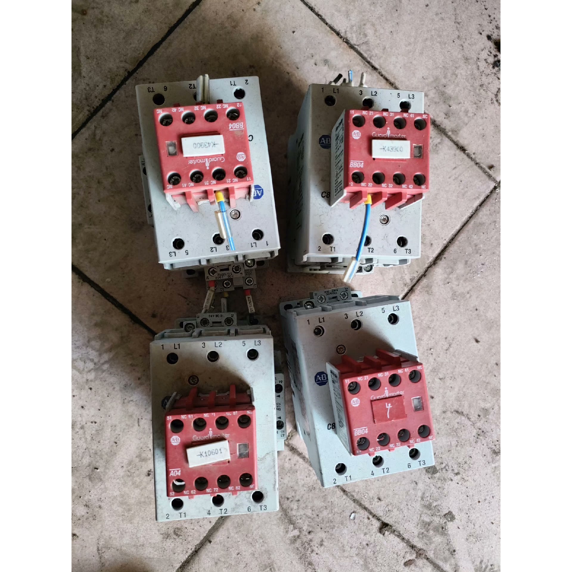 AB继电器100-C85*00 A功能正常成色 议价