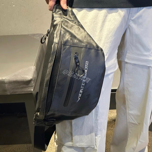 耐克男女反光可调斜挎腰包FZ6370