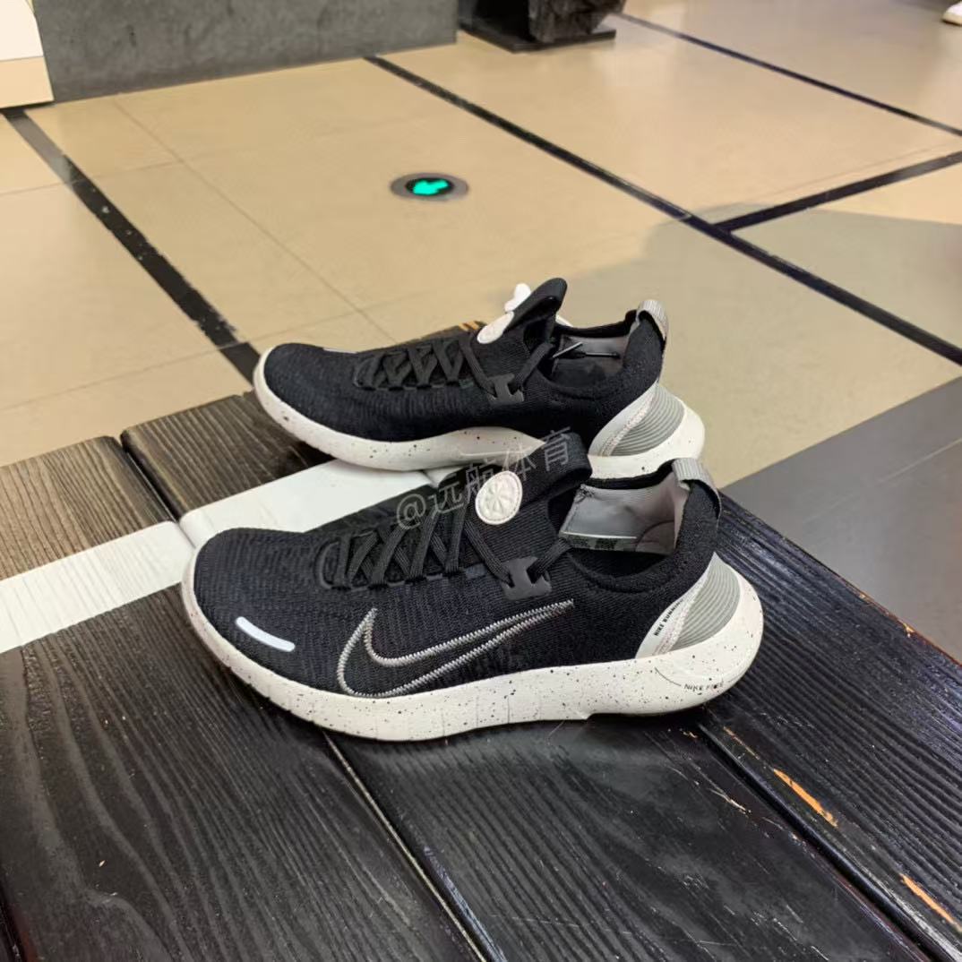 耐克赤足运动休闲跑步鞋FB1276