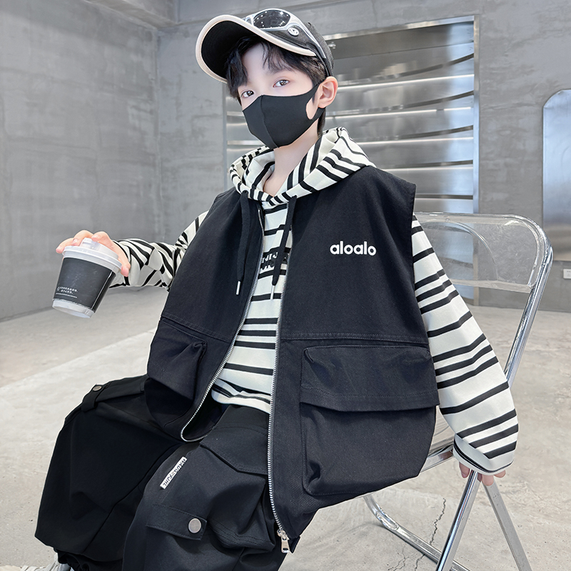 日本无印mu男童秋套装2025新款儿童马甲卫衣两件套中大童男孩酷帅