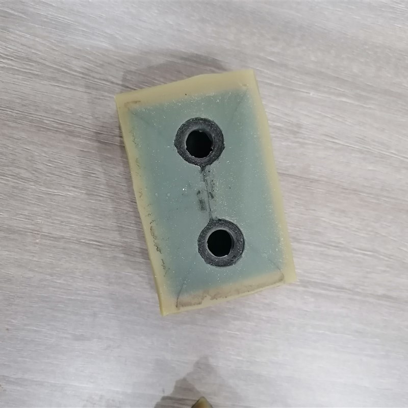 热销橡胶块牵引机胶块牛筋块牵引机专用胶块 管材履带压块六爪胶