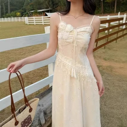 法式绿色吊带连衣裙女夏季新款海边度假风仙女超仙沙滩长裙无袖白