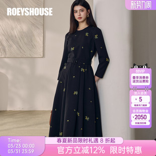 罗衣优雅淑女绣花系带大摆连衣裙女春黑色通勤收腰中长裙子13367
