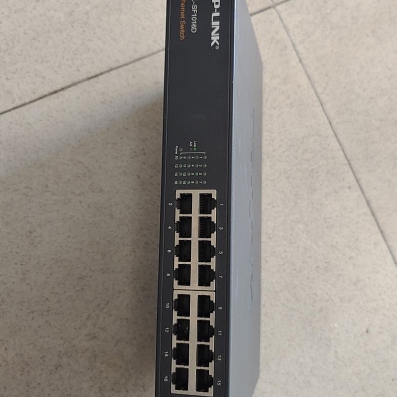 普联TP-LINK16口以太网交换机百兆TL-SF1016D