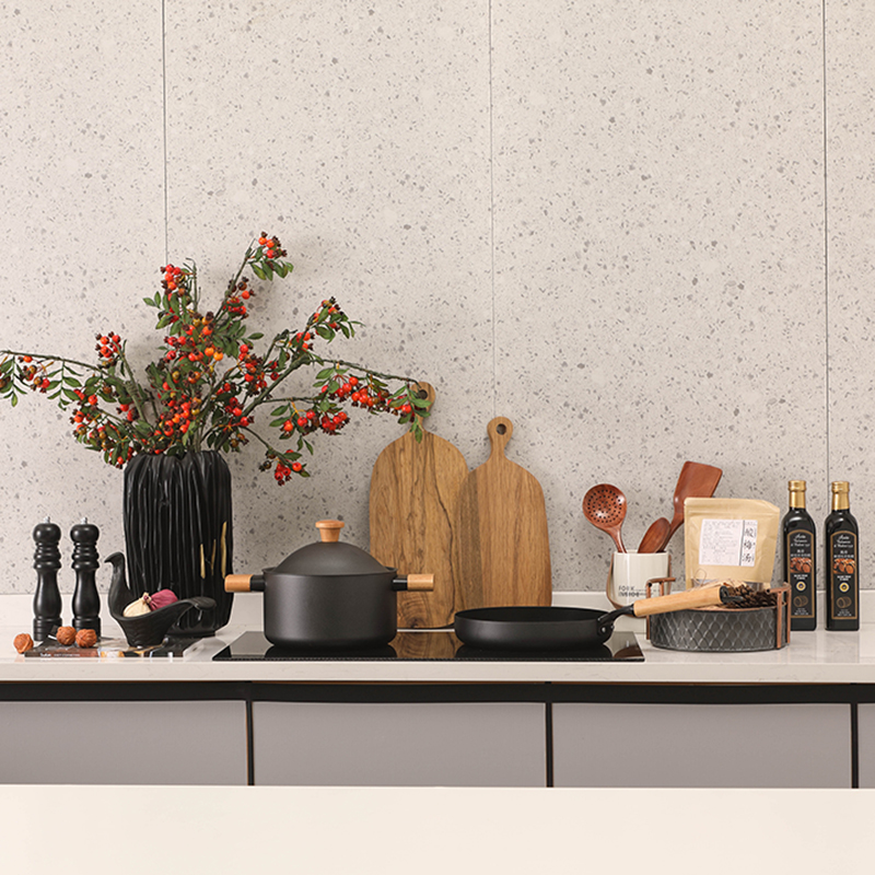 新中式样板房间厨房陈列摆设厨具套装饰锅具面包板工具筒组合摆件