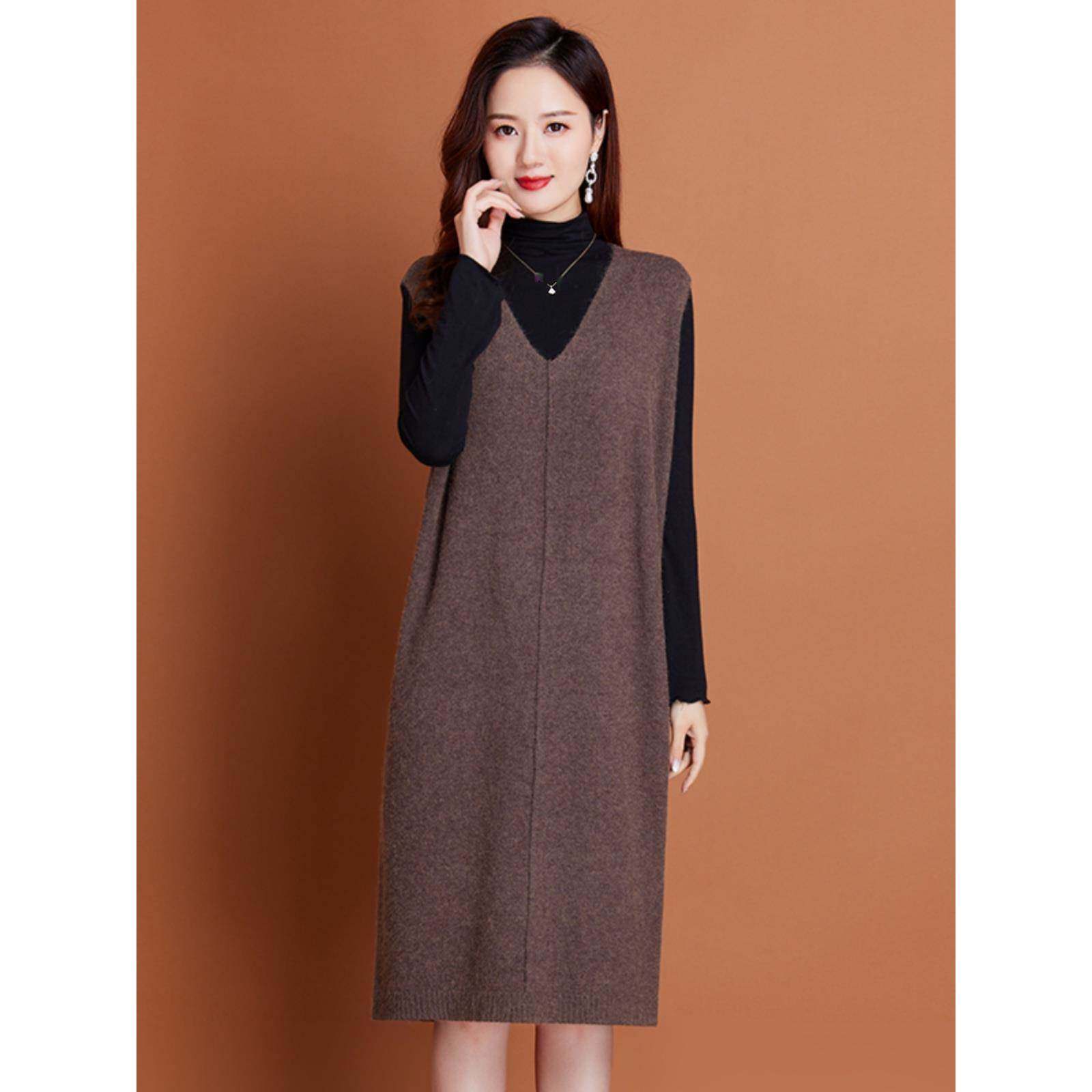 胖mm加大码宽松秋冬背心女V领外穿马甲羊绒针织连衣裙中长款200斤
