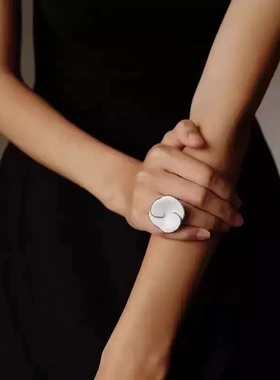 夏新虎刺梅白珐琅戒指轻奢小众设计高级感气质百搭开口可调节指环