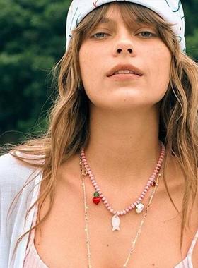 甜酷辣妹风小众ins彩色爱心锆石吊坠夏天粉水晶小鱼项链锁骨链