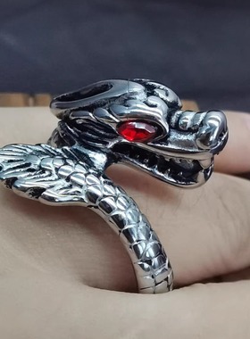 时尚钛钢戒指 摇滚时尚中国龙戒指 红色眼睛龙形钛钢男款戒指指环