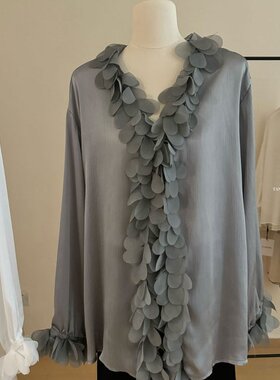 高级灰色气质花边V领法式衬衣西服内搭上衣女宽松垂感长袖衬衫衣t