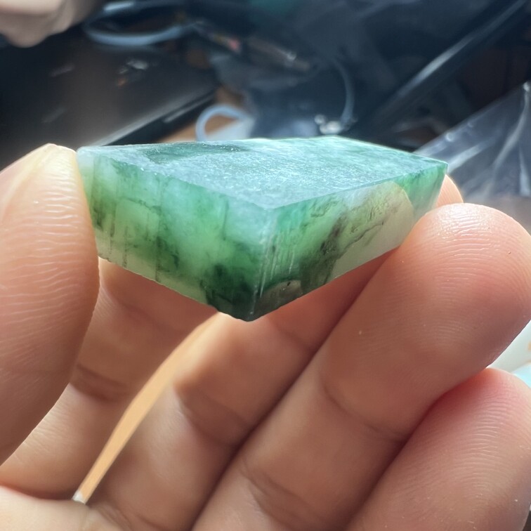 缅甸翡翠原石明料糯化飘花牌子料