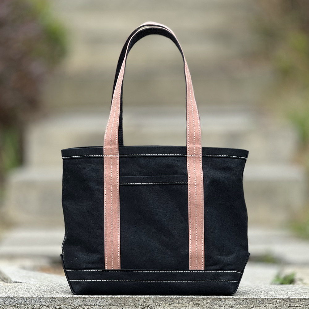 藕粉撞黑色托特包uivy