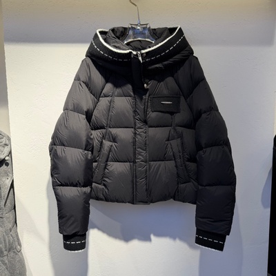 2025年冬装新款流行女装短款羽绒服毛线针织拼接连帽领90白鸭绒潮