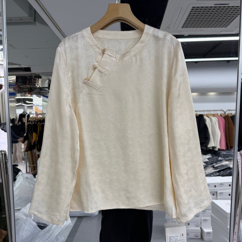 新中式女装上衣小衫2026年春装新款三粒扣提花面料国风显气质洋气