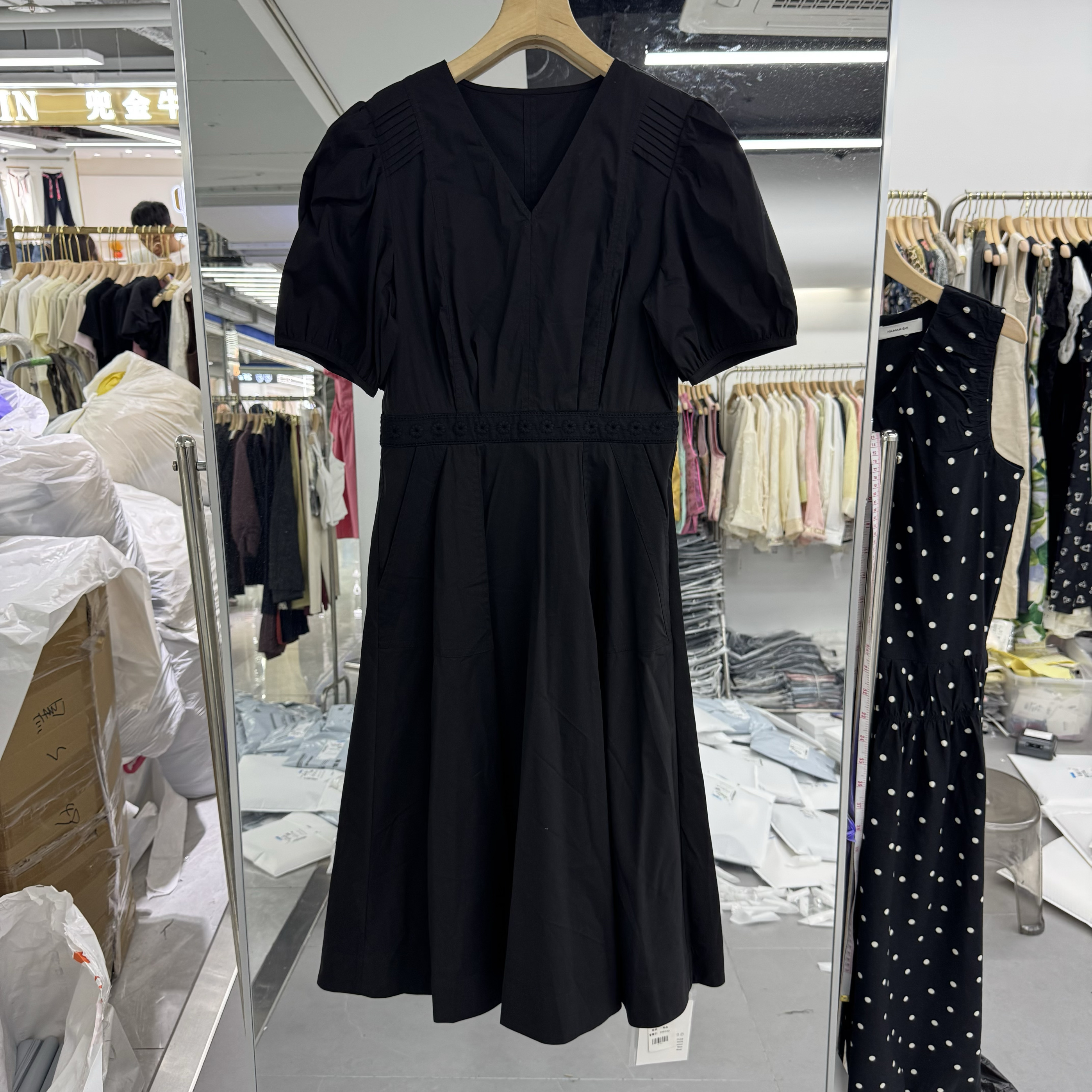 欧洲站2025年夏装新款流行女装棉布连衣裙纯色V领修身显瘦简约潮
